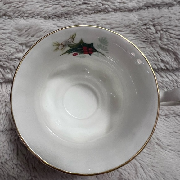 Royal Albert Poinsettia Teacup and Saucer - Picture 5 of 7
